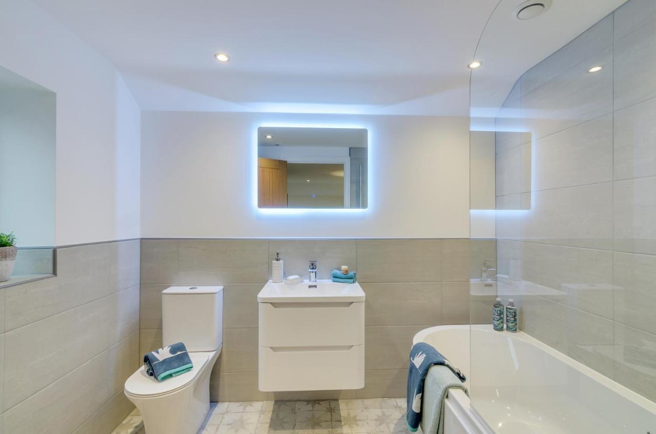 Spacious 6-Bed Home, Near The Norfolk Broads Clippesby Exterior foto